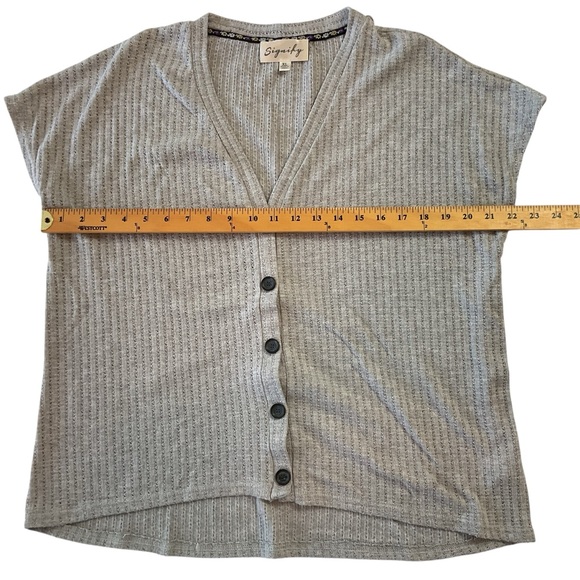 Signify Gray Button-Up Cardigan top Size XL - Picture 8 of 10